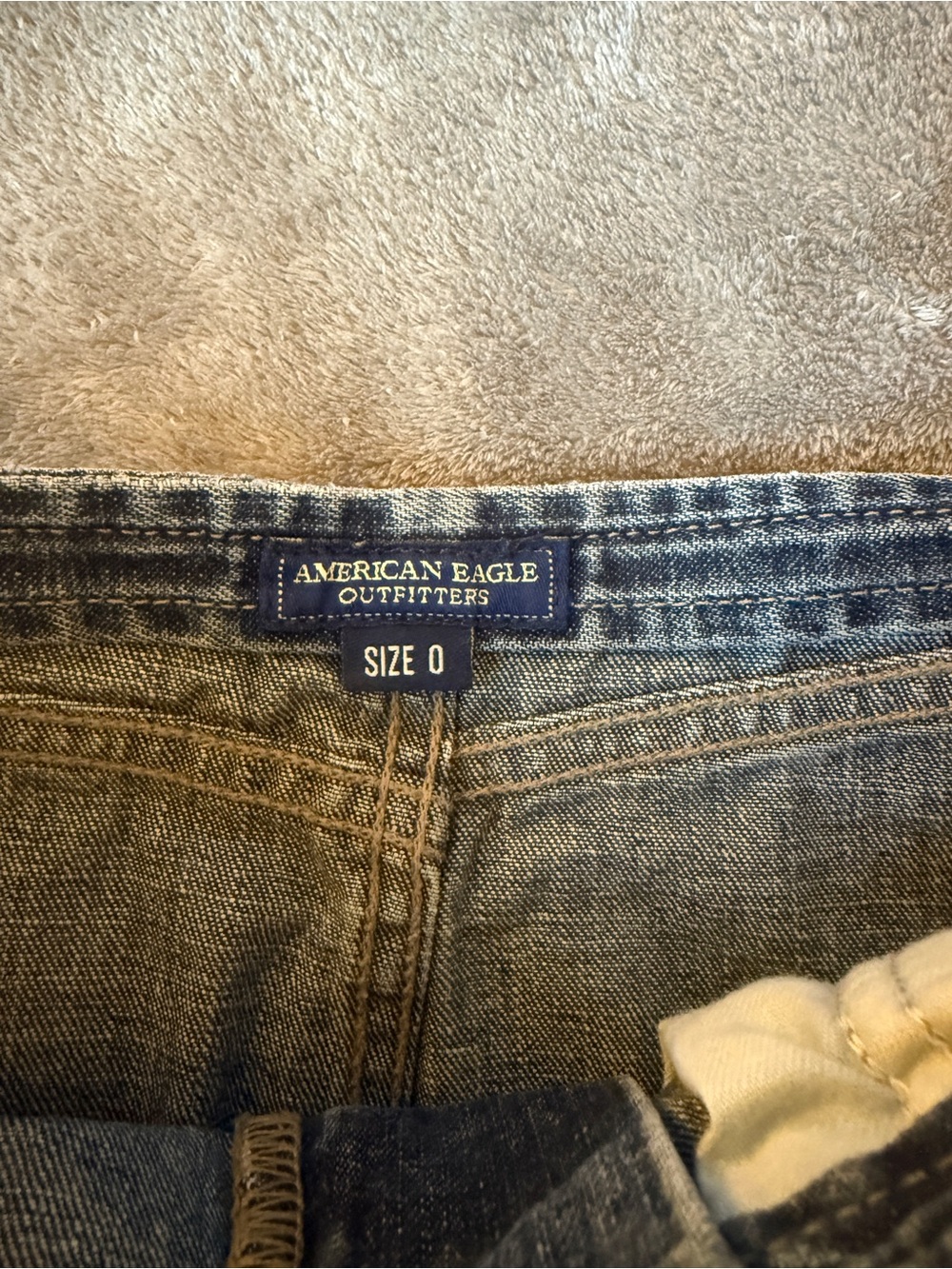 NWOT AMERICAN EAGLE OUTFITTERS JEAN MINI SKIRT SIZE 0 - Picture 2 of 6